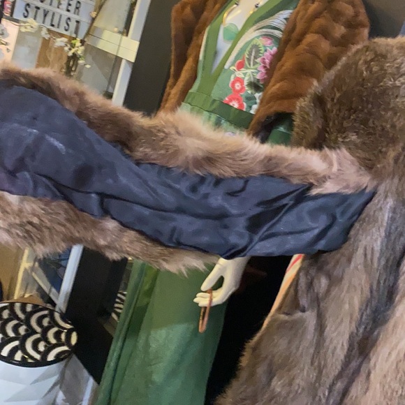 Vintage cropped fur coat - Picture 3 of 7